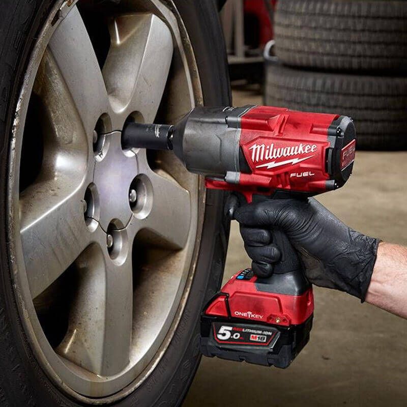 Milwaukee M18ONEFHIWF12-502X 18v Cordless High Torque 1898nm 1/2 One Key Impact Wrench Kit